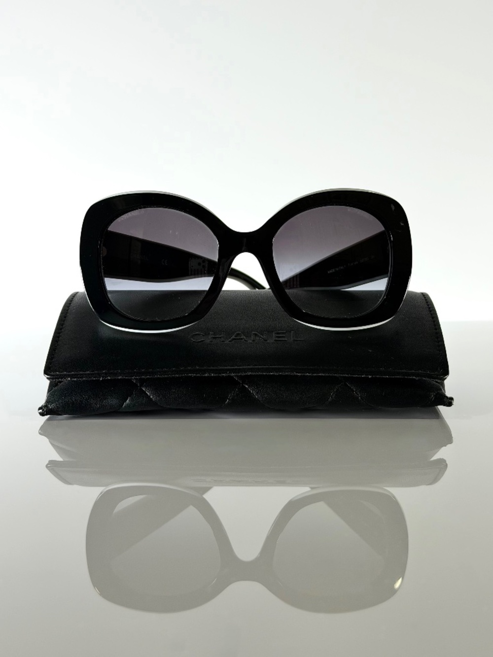 Chanel 71414 CC Logo Sunglasses – Black & White